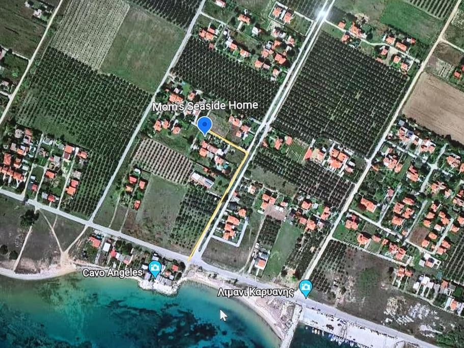 Mom'S Seaside Home Kariani Bagian luar foto